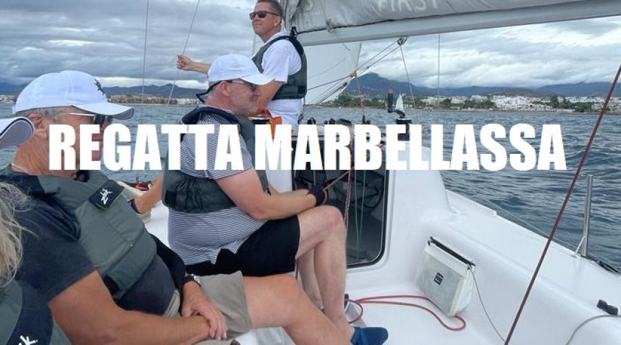 Suomalaisia kilpailemassa purjehduksessa Marbellassa